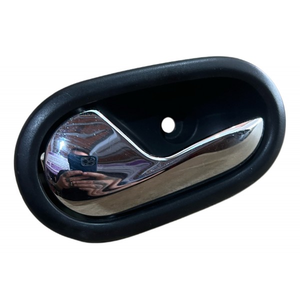 Maçaneta Interna Esquerda Cromada Sandero 2008 A 2013