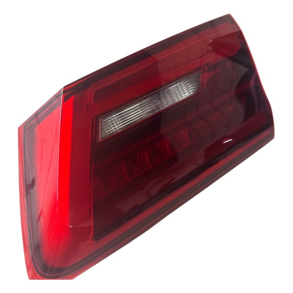 Lanterna Tampa Traseira Bmw 530i Lado Direito 2018