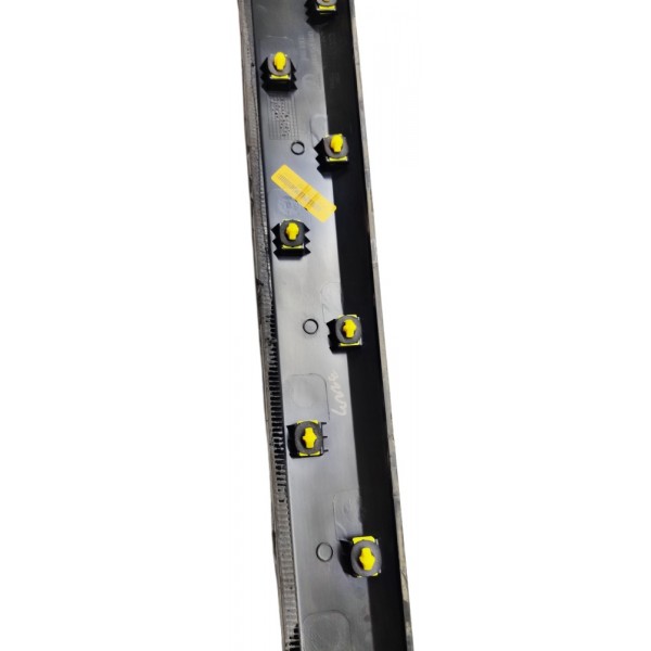 Acabamento Friso Externo Porta Dianteira Direita Strada 2023