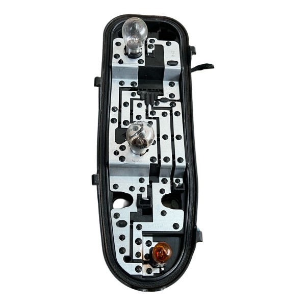 Circuito Lente Lanterna Traseira Direita Duster 2016 A 2019